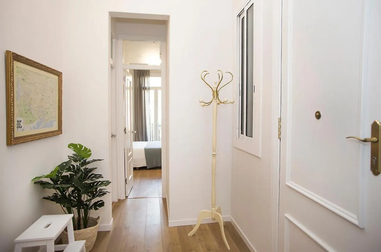 Mai & Maud Ronda Apartment Barcelona